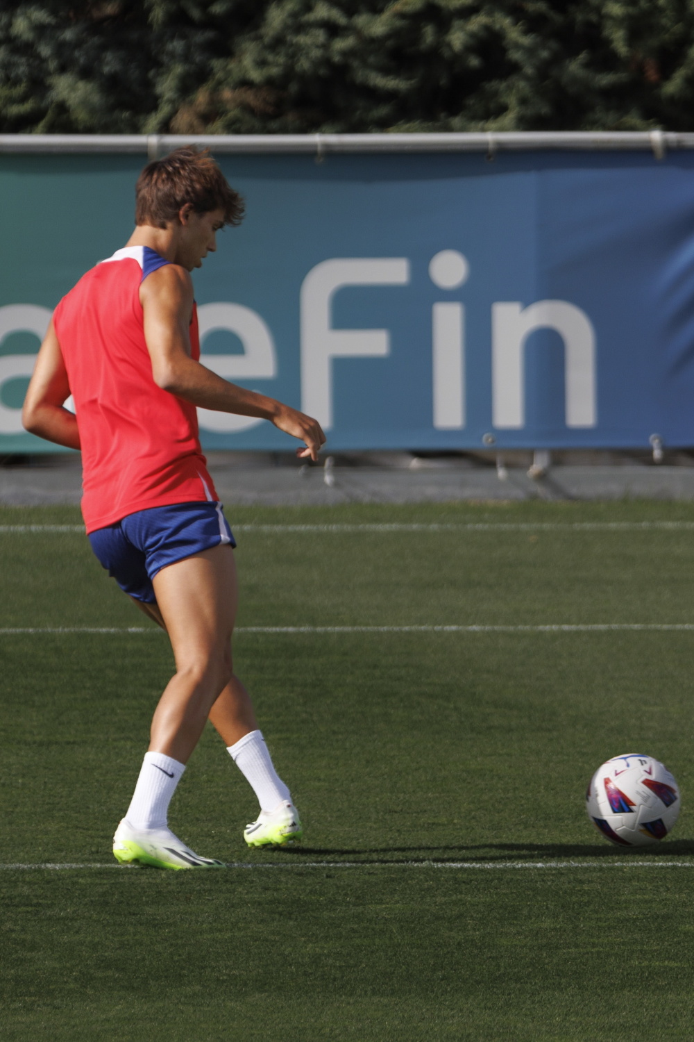 关于今晨体能课后，阿贾克斯临场应变备战西甲，压力陡增，赛季目标并未改变的信息-开云网页版